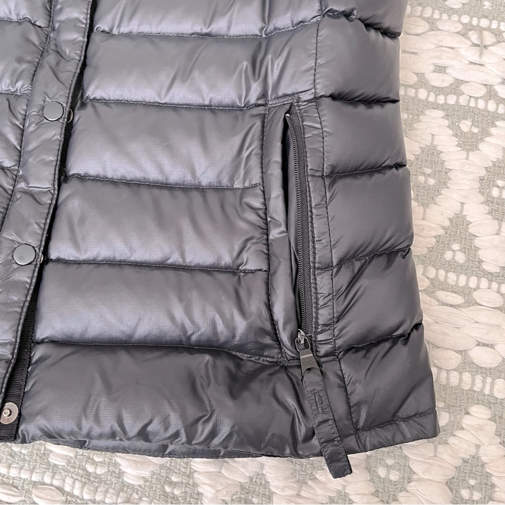 GAP | Black Puffer Vest (S) - Picture 5 of 10